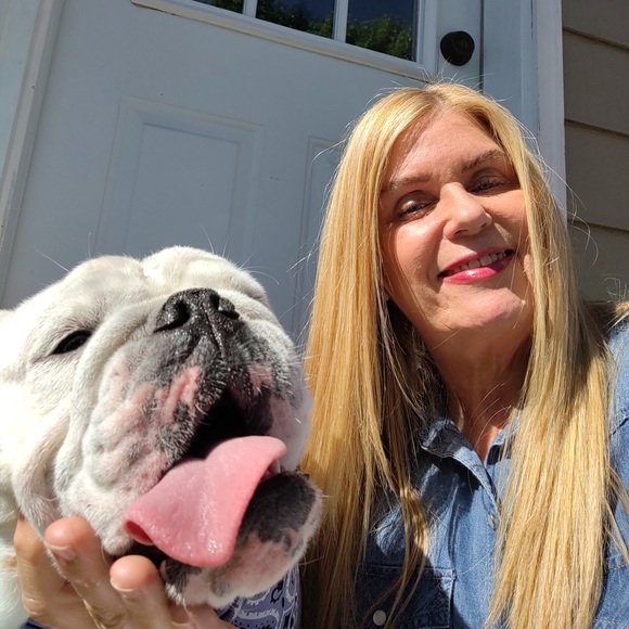 MEET YOUR POSHER - Picture 1 of 12